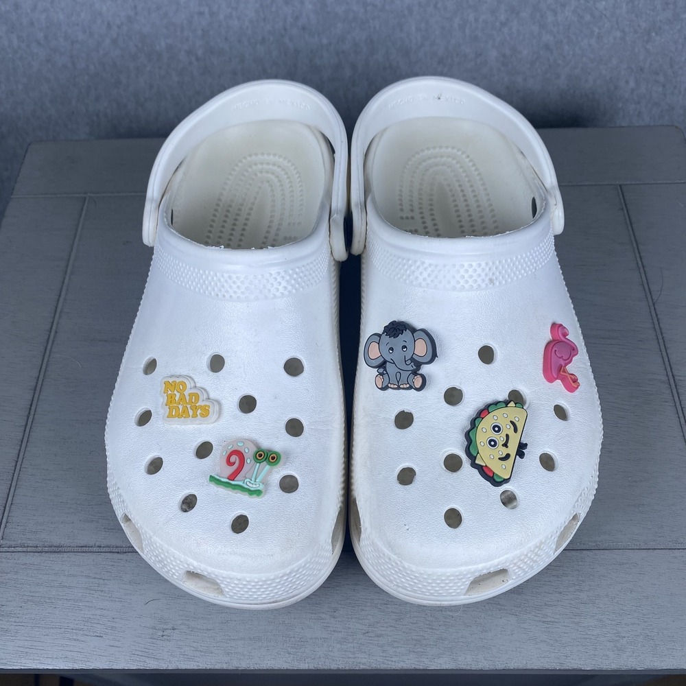 Crocs Classic Clogs Unisex M6 W8 White Jibbitz Charms Comfort Shoes